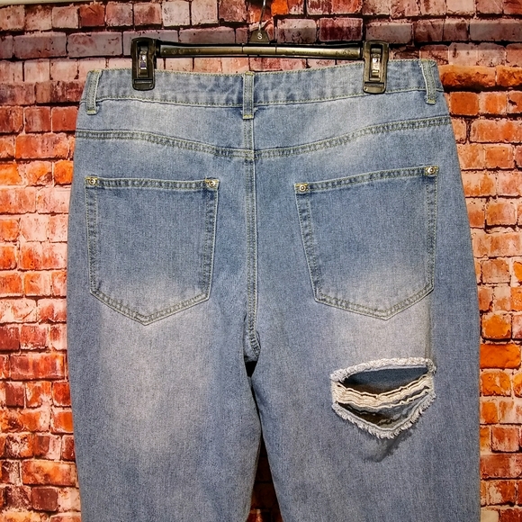 Pretty Little Thing Sz 12 High Rise Bum Rip Jeans - Picture 6 of 13